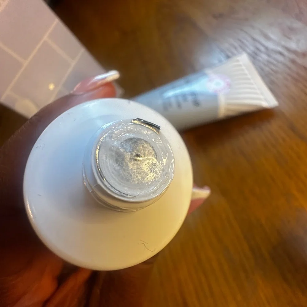 First Aid Beauty Sensitive Skin Starter Kit- missing the Facial Radiance Pads